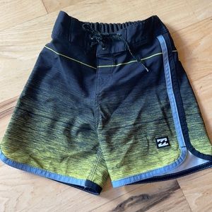 Billabong board short 2t